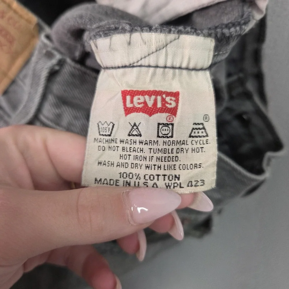 Vintage Levis 501 Jeans Mens Gray Button Fly Made USA Stains Fits‎ 29x31